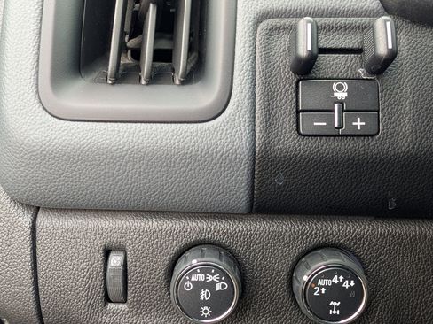 Used 2018 Chevrolet Colorado Z71 AWD/4WD image 31