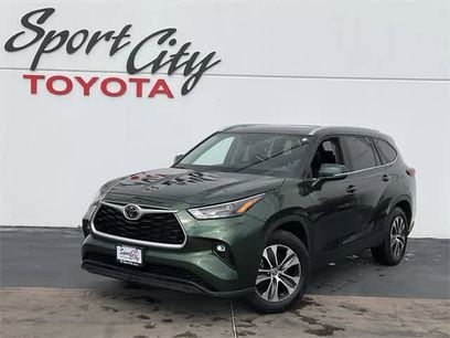 Used 2023 Toyota Highlander XLE