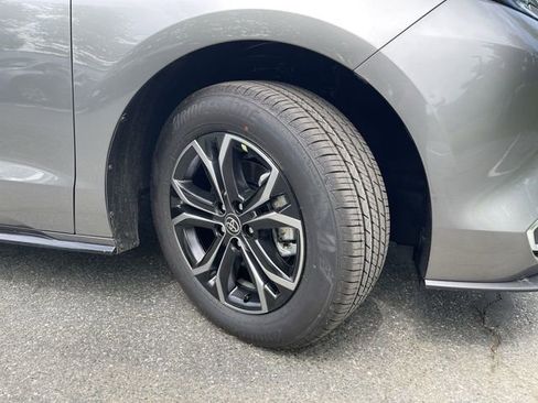 New 2026 Toyota Sienna Platinum AWD/4WD image 10