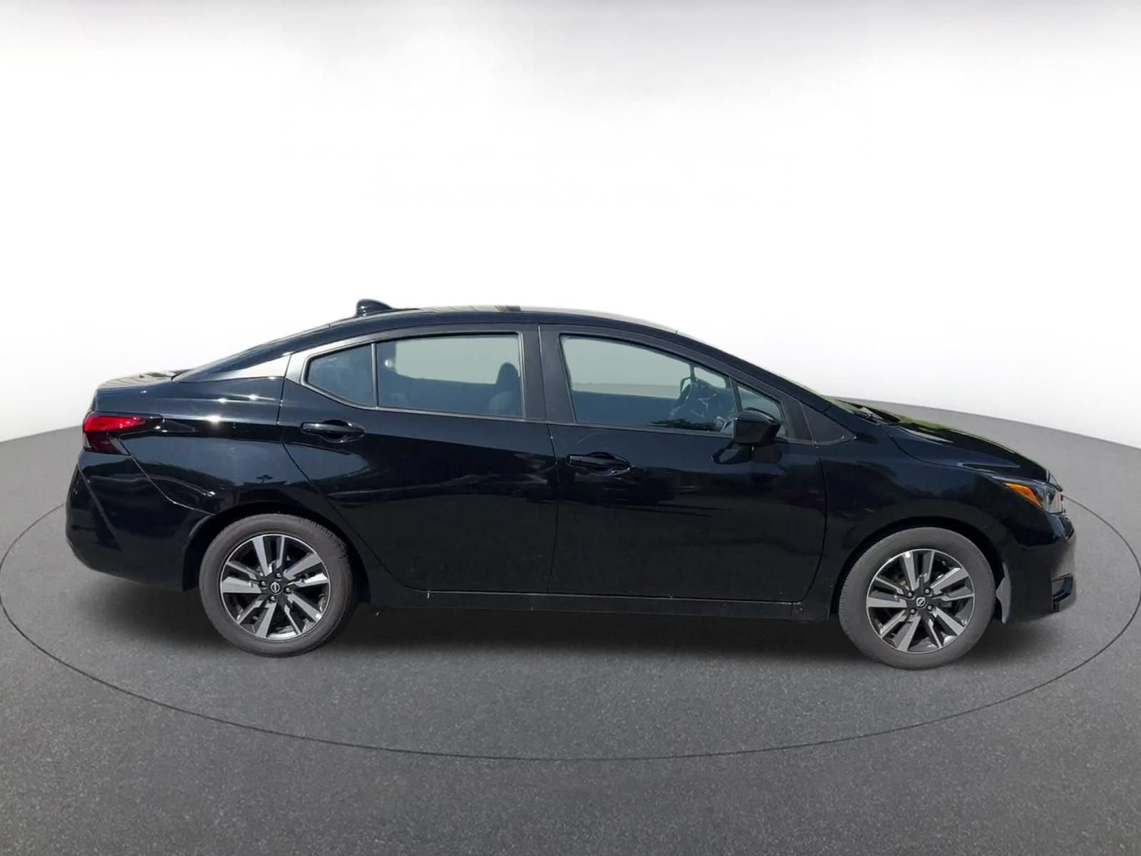 Used 2025 Nissan Versa SV FWD image 15