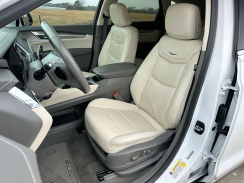 Used 2021 Cadillac XT5 Premium Luxury image 11