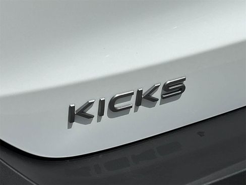 New 2026 Nissan Kicks SV image 9