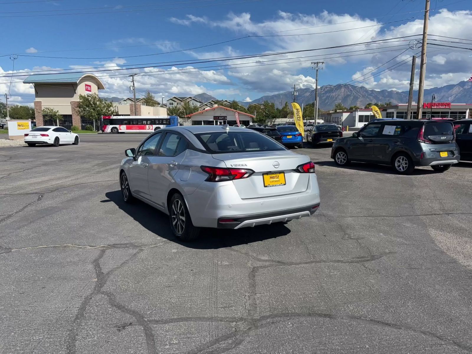 Used 2025 Nissan Versa SV FWD image 10