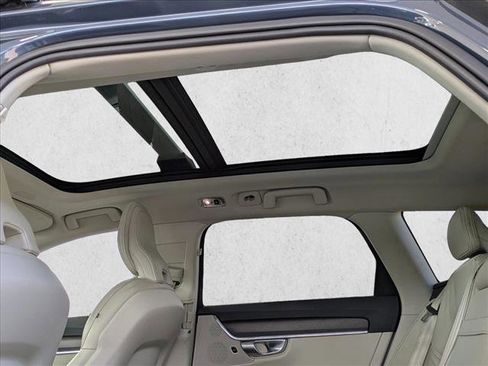 Used 2019 Volvo V90 T5 Cross Country w/ Advanced Package image 22