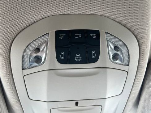 Used 2023 Chrysler Pacifica Touring-L FWD image 30