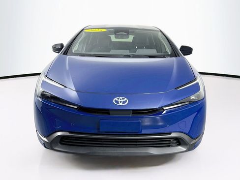 Used 2025 Toyota Prius LE FWD image 2