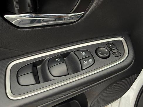 New 2025 Nissan Versa SR w/ Trunk Package image 20