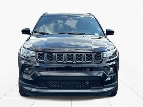 Used 2025 Jeep Compass Latitude w/ Convenience Group AWD/4WD image 9