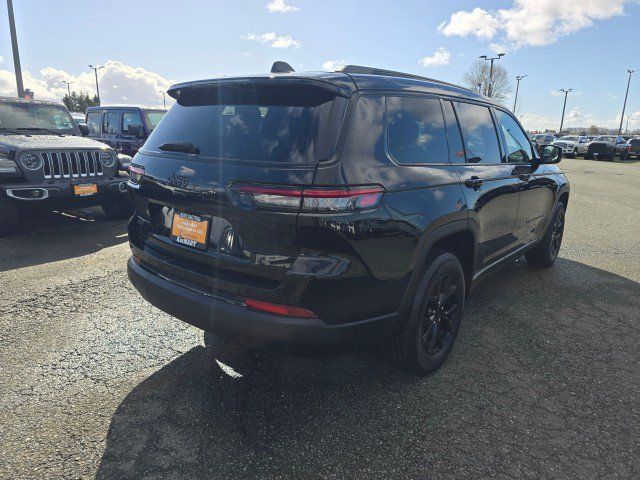 Used 2024 Jeep Grand Cherokee L Altitude AWD/4WD image 3