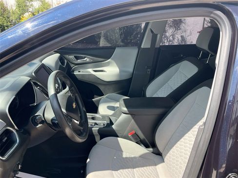 Used 2020 Chevrolet Equinox LS image 12