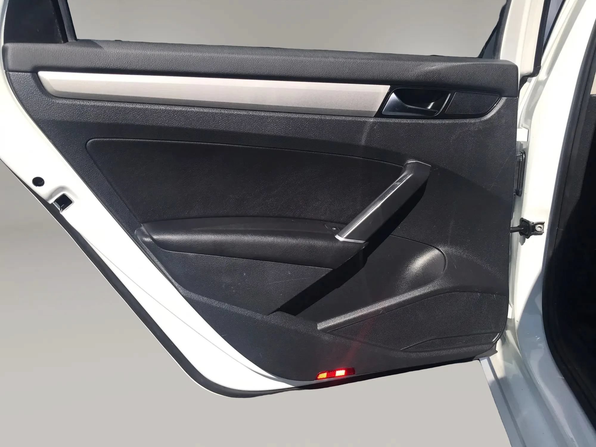 Used 2020 Volkswagen Passat 2.0T SE FWD image 31