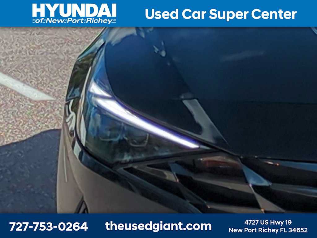 Used 2023 Hyundai Elantra Limited FWD image 9