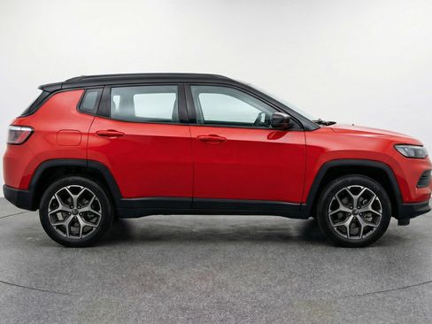 Used 2025 Jeep Compass Limited AWD/4WD image 11