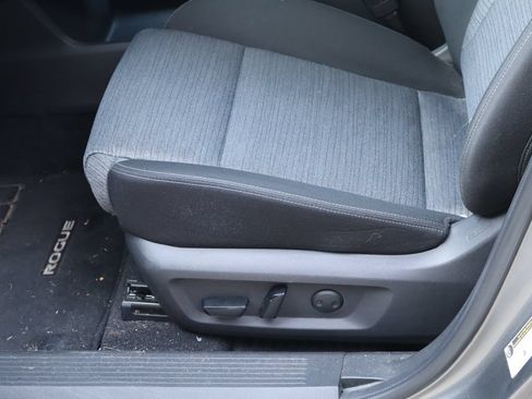 Used 2023 Nissan Rogue SV FWD image 14