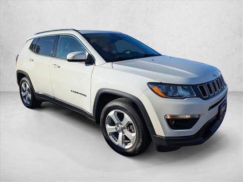 Used 2021 Jeep Compass Latitude w/ Sun and Sound Group FWD image 3