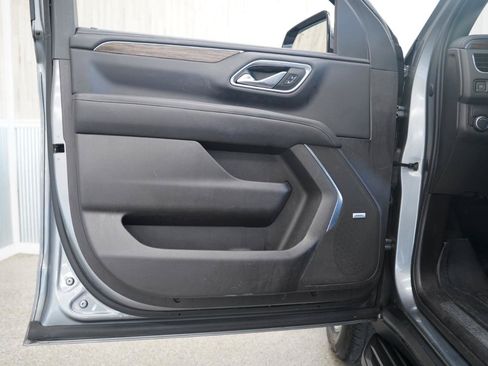 Used 2021 Chevrolet Suburban Premier RWD image 27