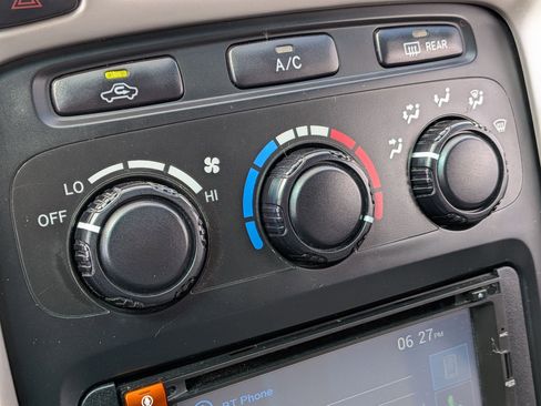 Used 2006 Toyota Highlander Limited image 20