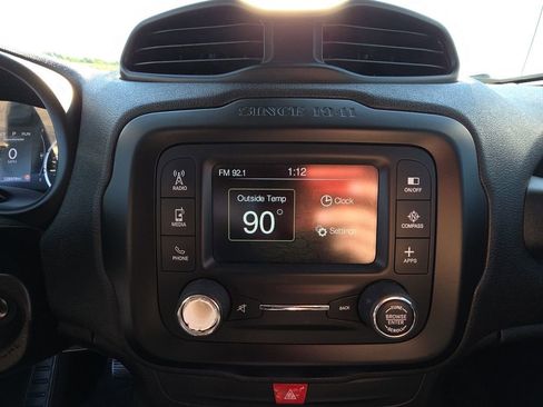 Used 2017 Jeep Renegade Latitude AWD/4WD image 21