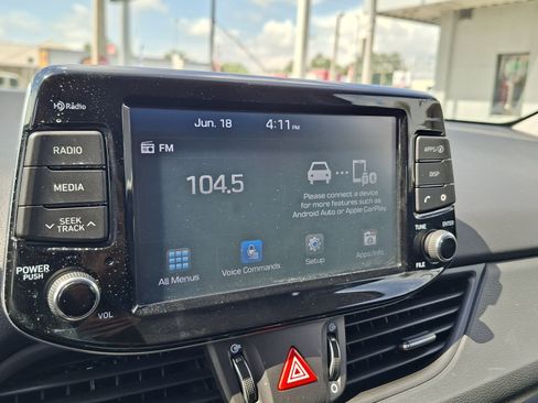 Used 2018 Hyundai Elantra GT FWD image 14