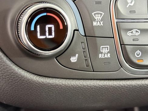 Used 2024 Chevrolet Equinox LT FWD image 29