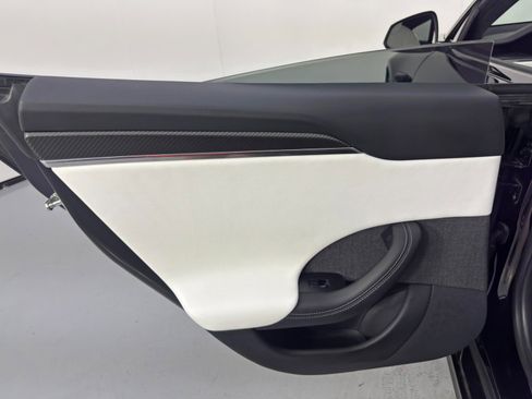 Used 2021 Tesla Model S Plaid image 43