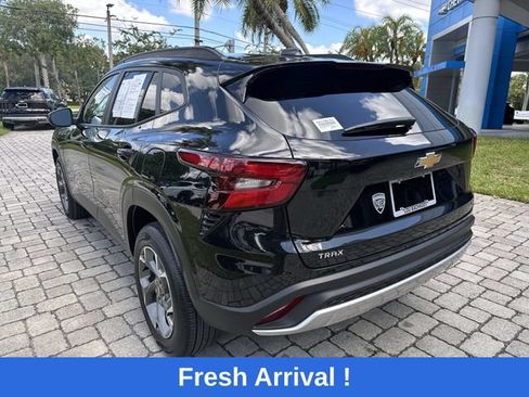 Used 2024 Chevrolet Trax LT FWD image 33
