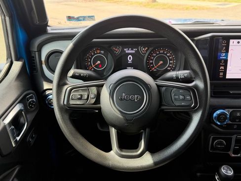 Used 2025 Jeep Gladiator Sport image 41