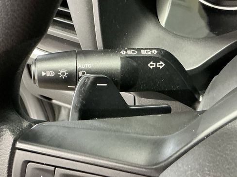 Used 2025 Nissan Rogue S image 11