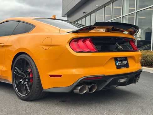 Used 2022 Ford Mustang Shelby GT500 w/ Technology Package image 22