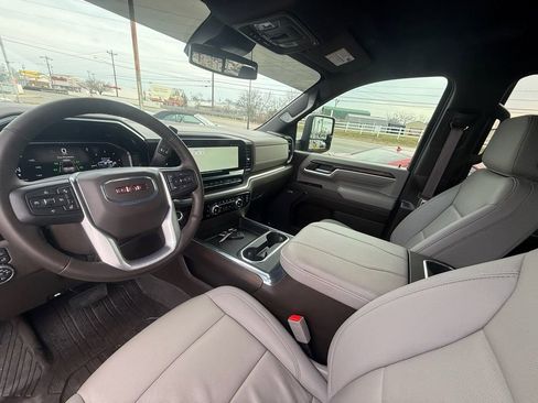 Used 2024 GMC Sierra 2500 SLT w/ SLT Premium Package image 14