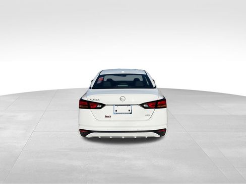 Used 2025 Nissan Altima 2.5 SV AWD/4WD image 5