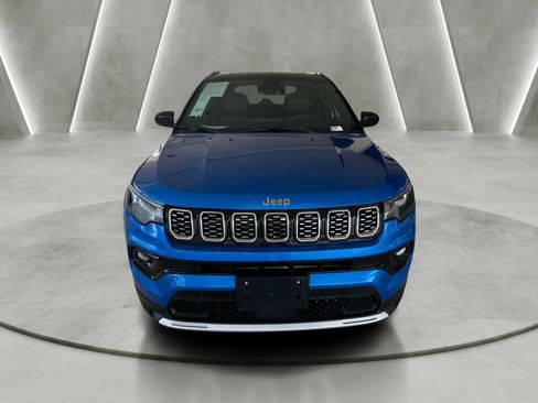 Used 2025 Jeep Compass Limited AWD/4WD image 2
