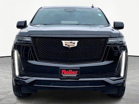 Used 2024 Cadillac Escalade Sport image 3