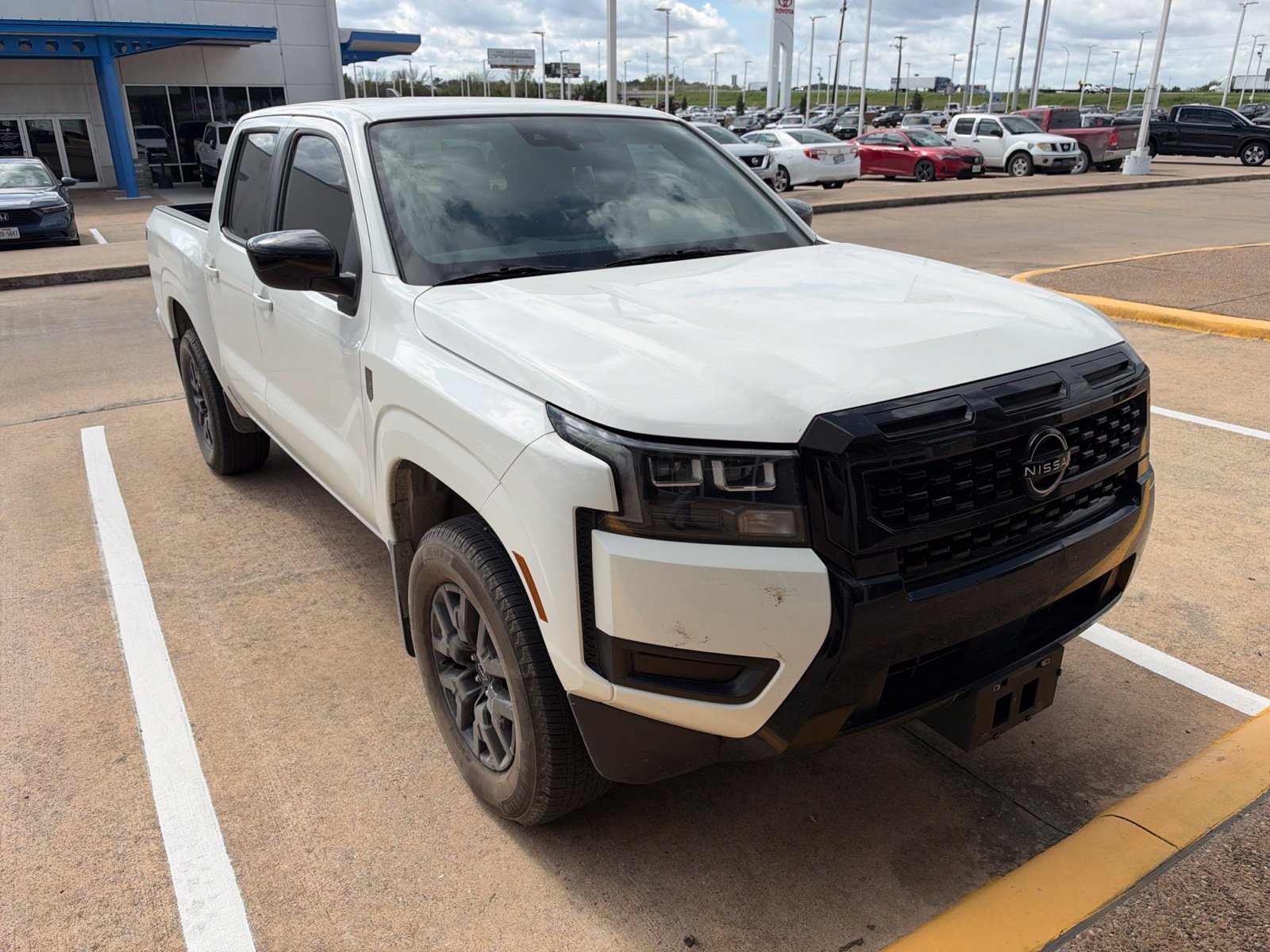 Used 2026 Nissan Frontier SV w/ Tow Package AWD/4WD image 7