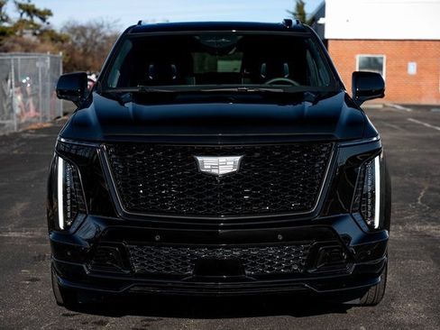 Used 2025 Cadillac Escalade V image 8