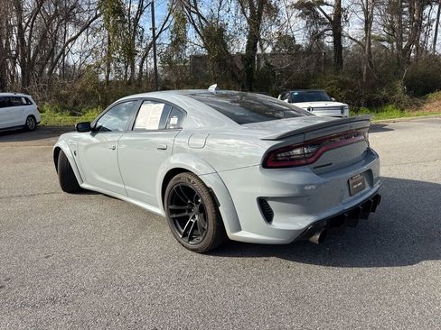 Used 2022 Dodge Charger SRT Hellcat w/ Harman/Kardon Audio Group image 2