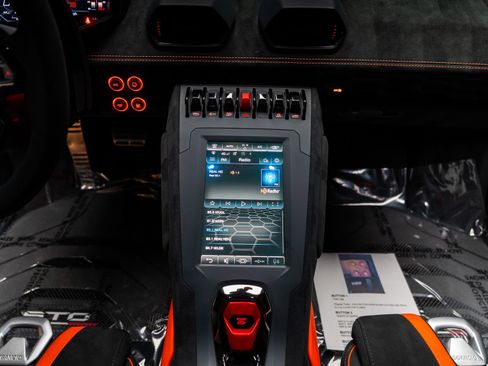 Used 2021 Lamborghini Huracan STO RWD image 64
