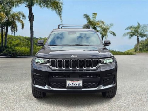 Used 2024 Jeep Grand Cherokee L Laredo RWD image 3