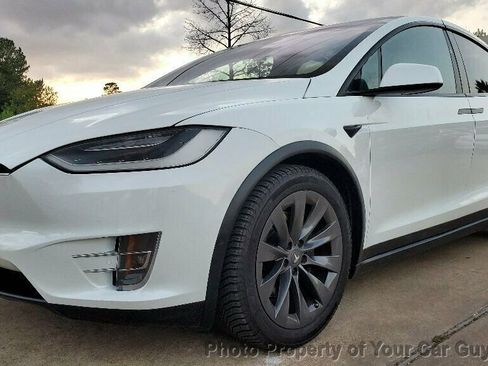 Used 2017 Tesla Model X image 3
