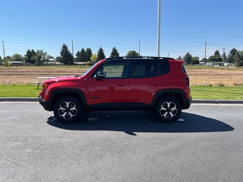 Used 2022 Jeep Renegade Trailhawk w/ Trailer Tow Group AWD/4WD image 3