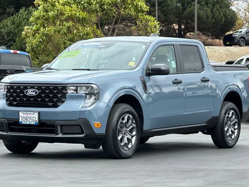 Certified 2025 Ford Maverick XLT FWD image 11