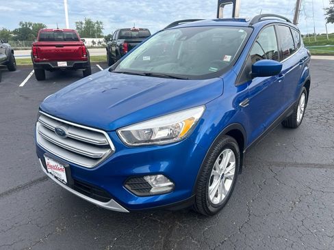 Used 2018 Ford Escape SE w/ Ford Safe & Smart Package FWD image 9
