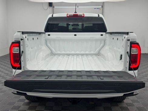 Used 2024 GMC Canyon Elevation w/ Convenience Package image 9