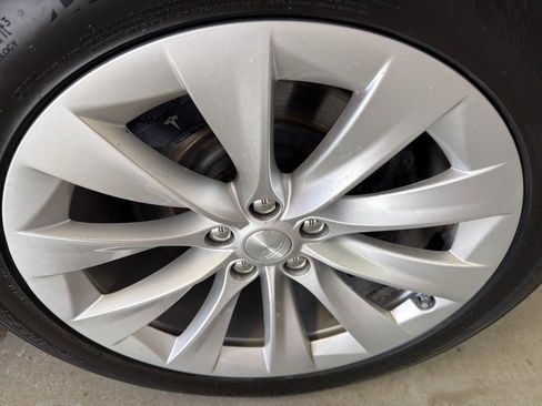 Used 2016 Tesla Model X 90D image 33