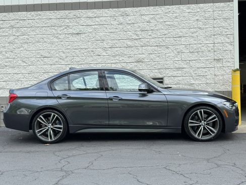 Used 2017 BMW 340i Sedan RWD image 16