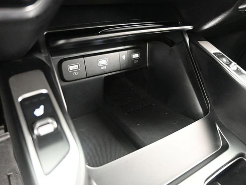 Used 2023 Kia Sorento EX image 18