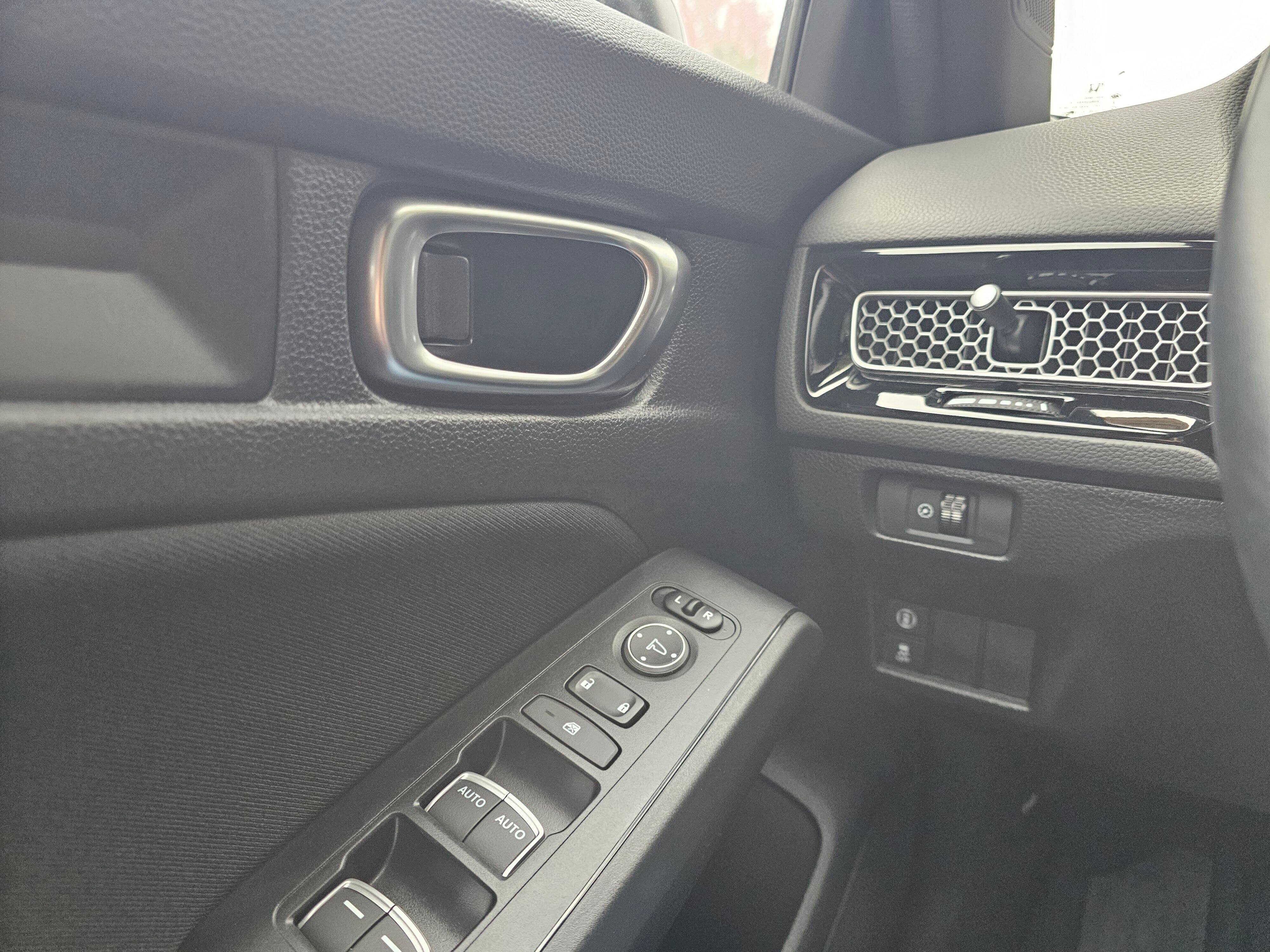 Used 2022 Honda Civic Sport image 32