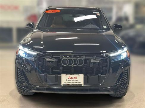 Used 2025 Audi Q7 2.0T Premium w/ Convenience Plus Package image 2