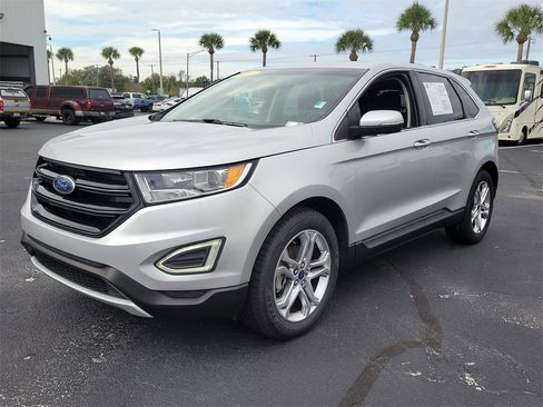 Used 2017 Ford Edge Titanium image 2