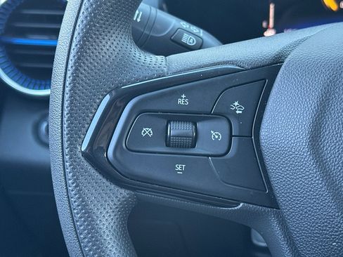 Used 2024 Chevrolet Trax LT image 35